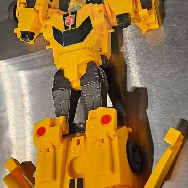 Image Of Transformers EarthSpark Bumblebee  (9 of 17)